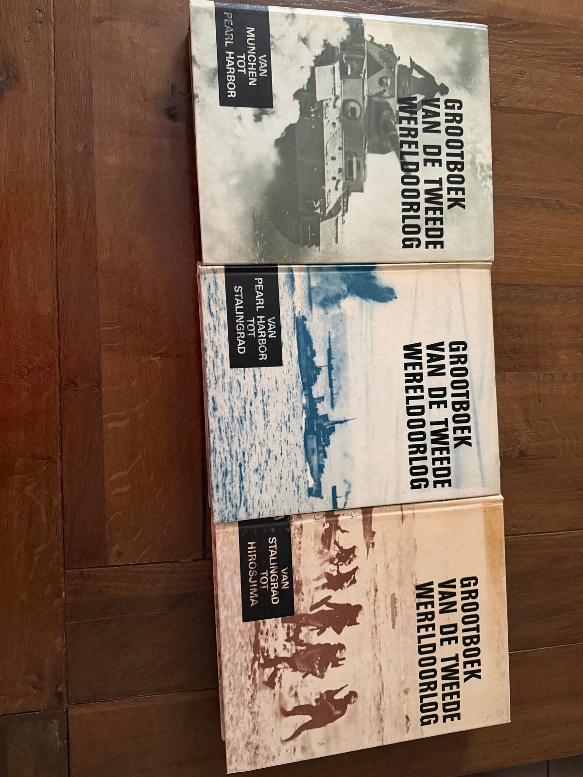 Grootboek van de Tweede Wereldoorlog - 3 delen, Ophalen, Tweede Wereldoorlog, Gelezen, Algemeen
