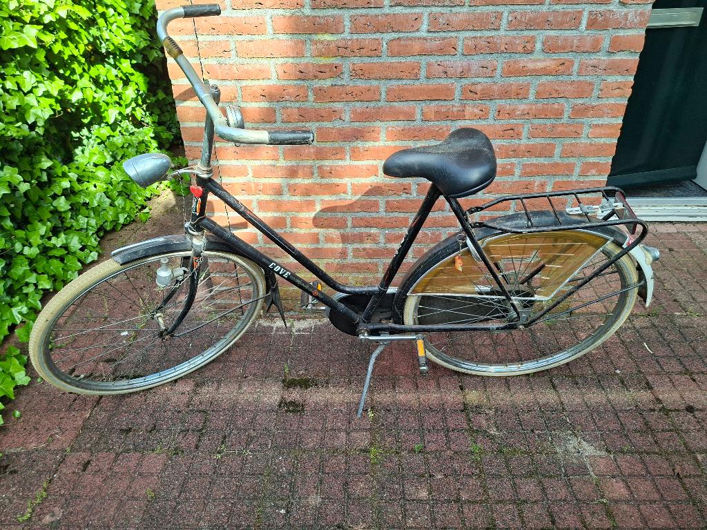 zwarte oud model (oma)fiets, Fietsen en Brommers, Fietsen | Dames | Damesfietsen, Ophalen, Gebruikt, Terugtraprem, Overige merken