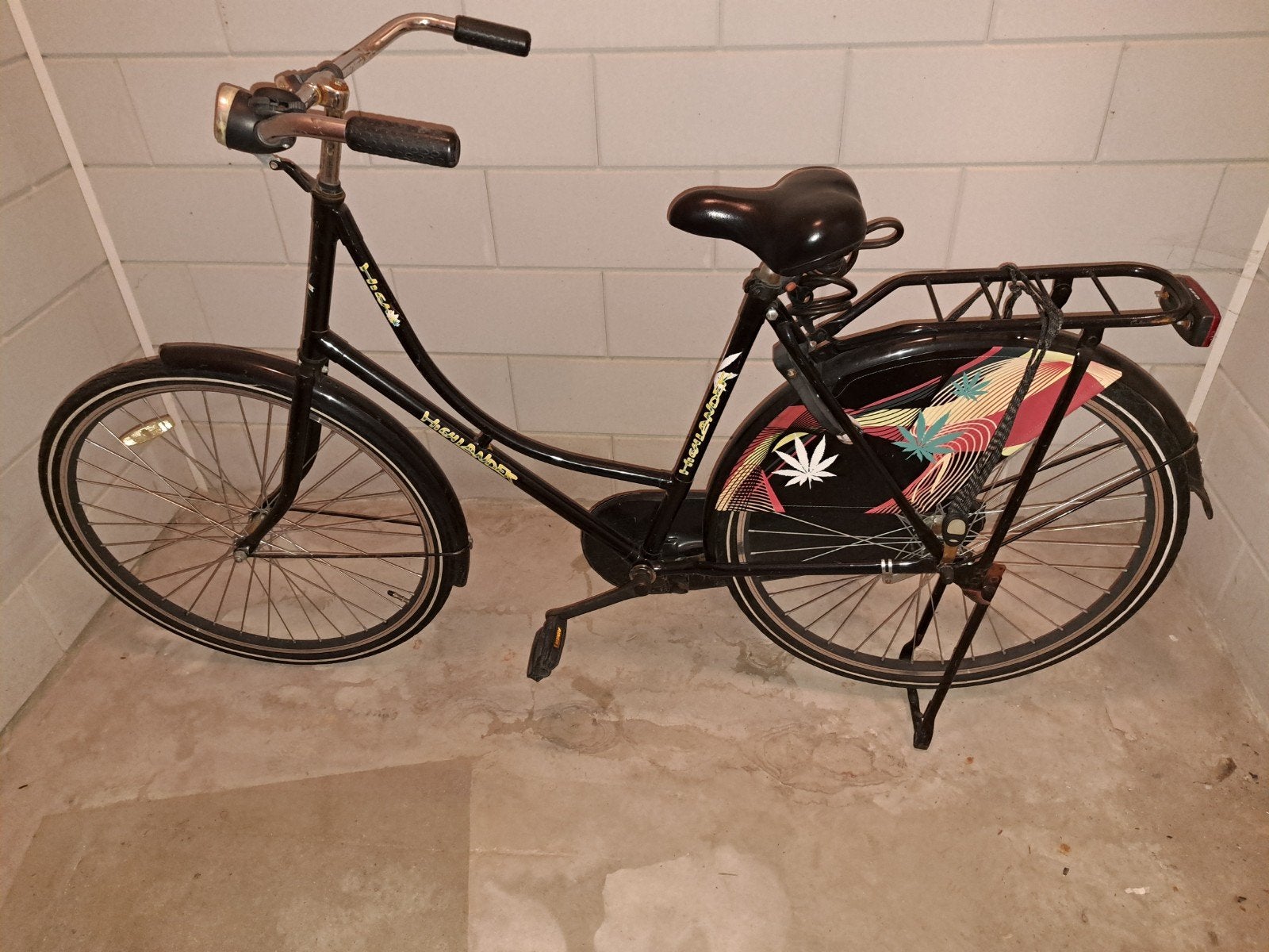 Zwarte damesfiets met lage instap en bagagedrager, Terugtraprem, 50 tot 53 cm, Ophalen, Overige merken