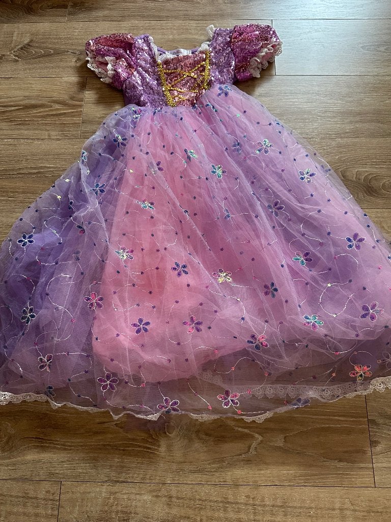 Rapunzel verkleedjurk, Ophalen, Zo goed als nieuw, 134 t/m 140, Meisje
