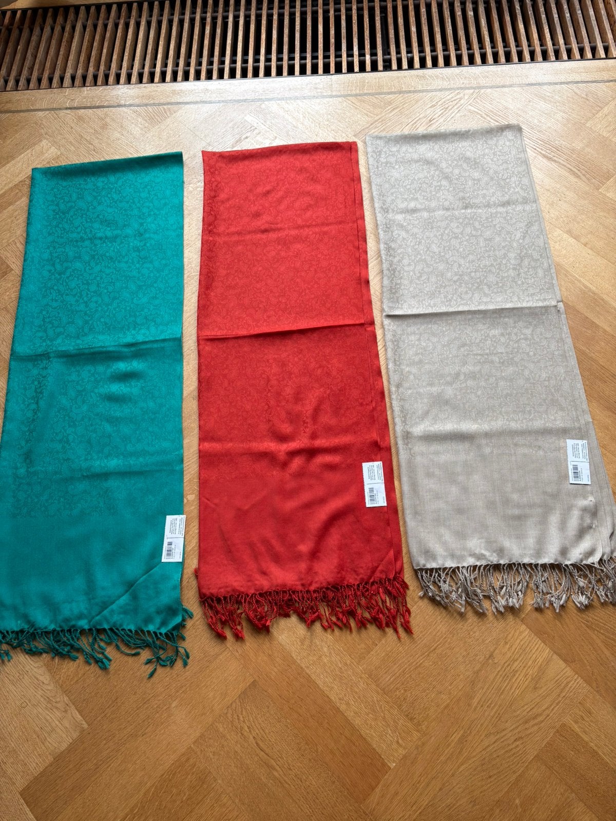 Nieuwe shawl stola sjaal 100% wol in verpakking Ahujasons, Ahujasons, Maat 46/48 (XL) of groter, Nieuw, Ophalen of Verzenden