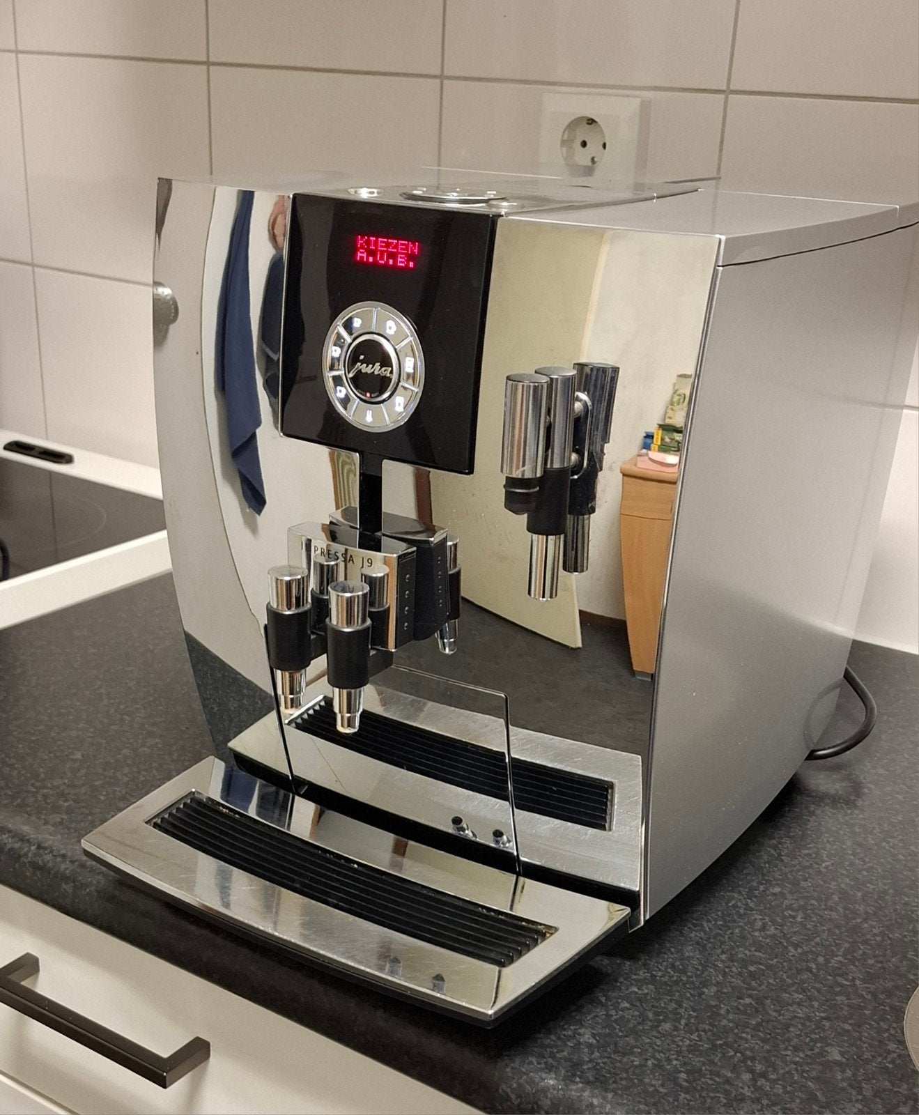 Jura J9 chrome, Ophalen, Gebruikt, 10 kopjes of meer, Koffiemachine