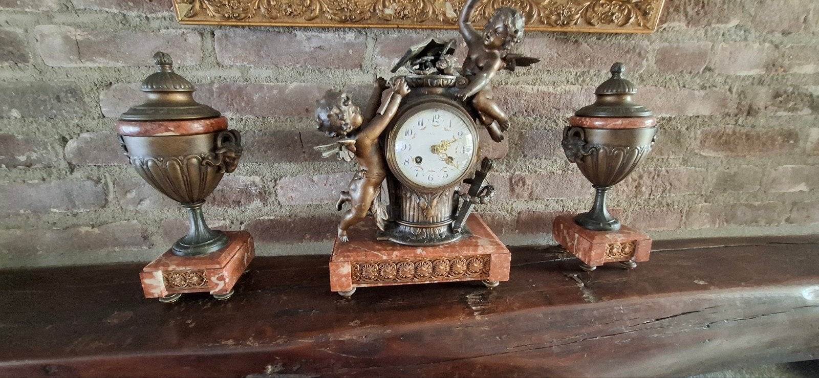 Antieke Franse pendule set met cherubijnen sokkel, Ophalen
