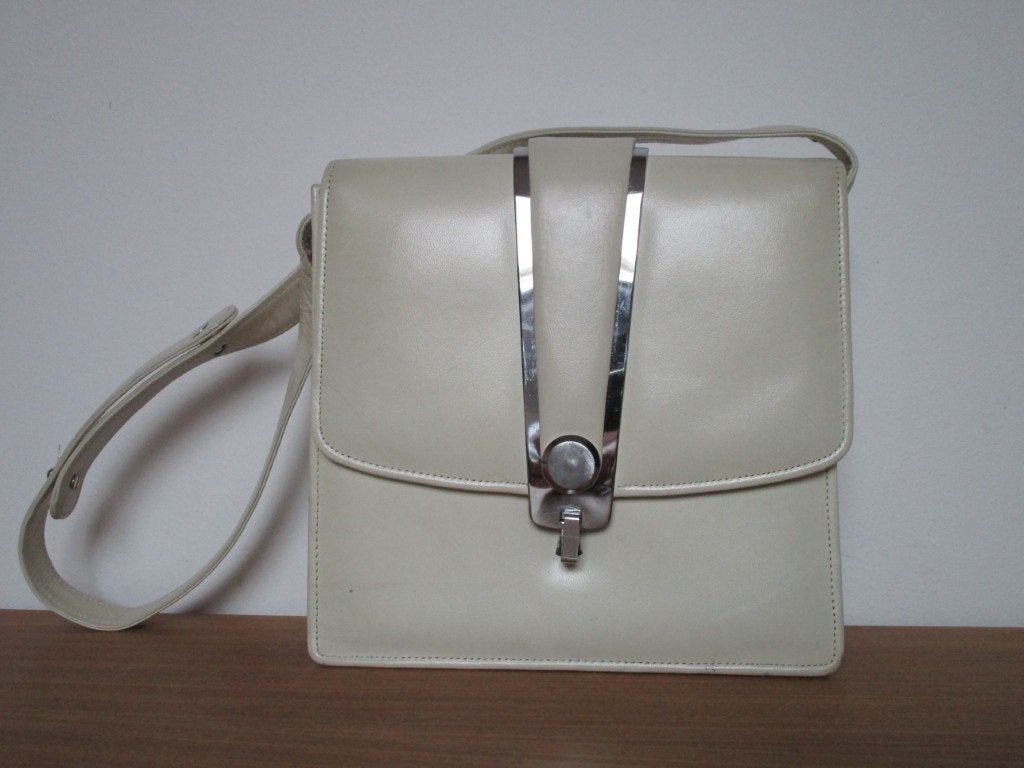 Nr.208: Mooie Vintage tas wit met zilver accenten strak desi, Sieraden, Tassen en Uiterlijk, Tassen | Damestassen, Ophalen of Verzenden