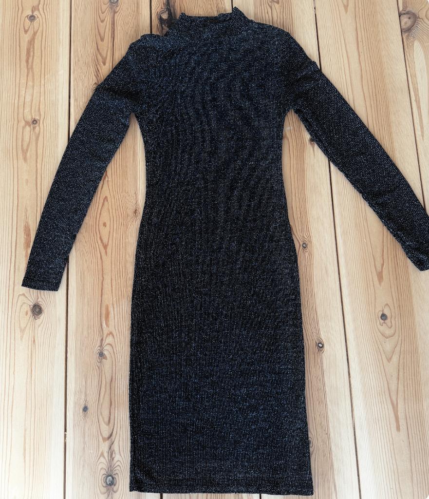 Cherry Koko jurk - zwart glitter met zilver - Medium (36 38), Maat 38/40 (M), Zwart, Ophalen of Verzenden, Zo goed als nieuw