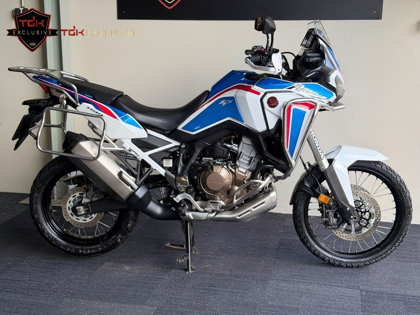 HONDA CRF 1100 L AFRICA TWIN TRICOLORE TOPSTAAT! 1000, 2 cilinders, Motorrijbewijs A, Bedrijf, Meer dan 35 kW