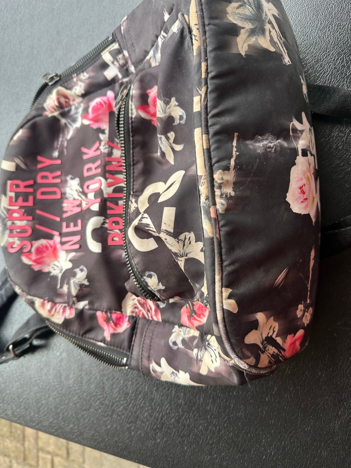 Superdry rugzak met bloemenprint, Overige merken, Gebruikt, 25 tot 40 cm, Ophalen of Verzenden