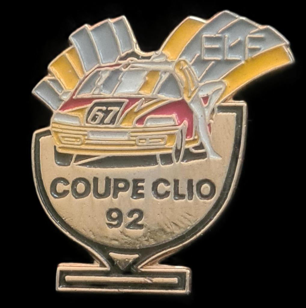 Renault- Coupe Clio 92 pin, Verzenden, Nieuw, Transport, Speldje of Pin