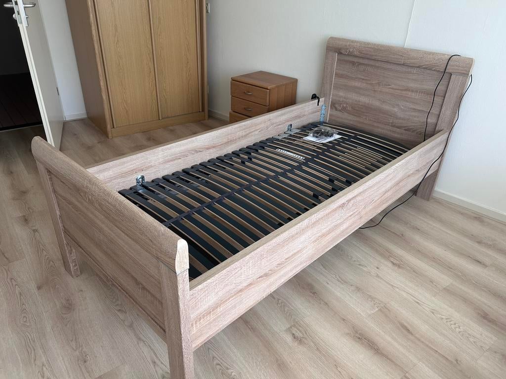 Senioren bed 90 x 200, Ophalen, 90 cm, Eenpersoons, Zo goed als nieuw
