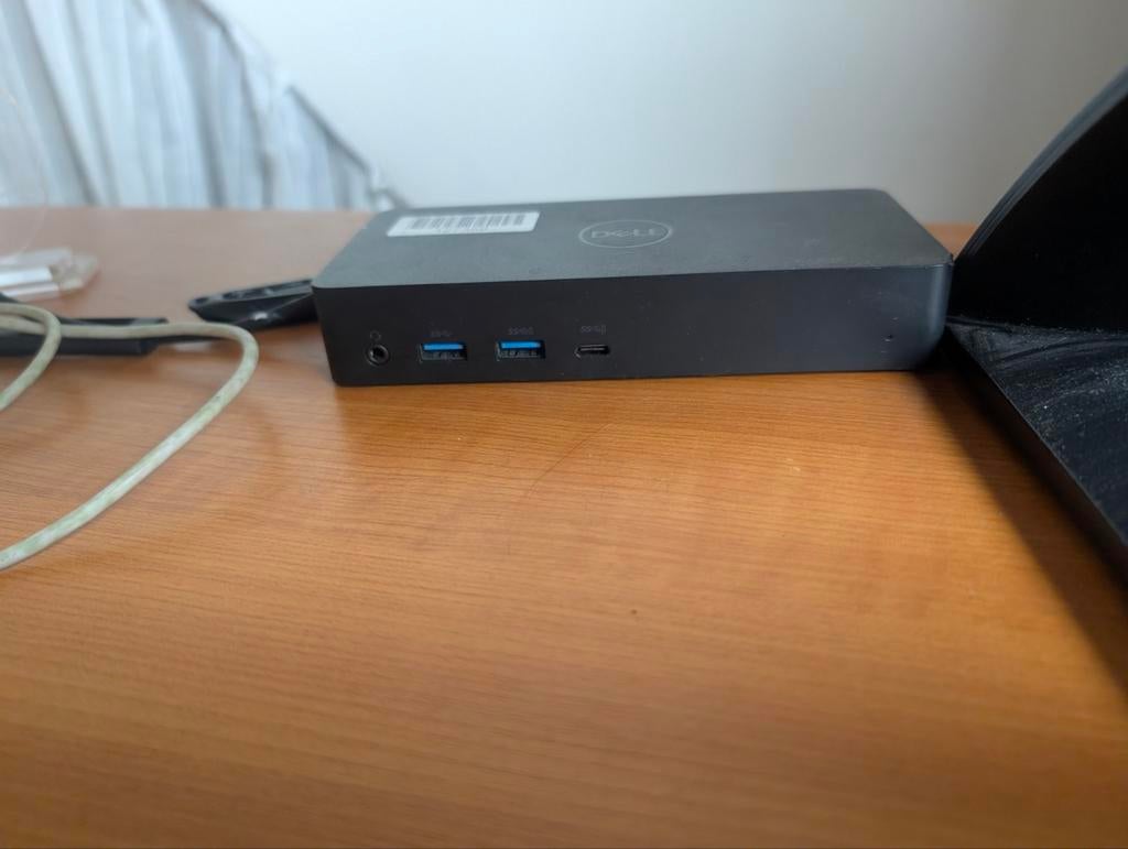 Dell USB C Docking Station (130W) met 2 24 inch schermen, Ophalen, DELL, Docking station, Gebruikt