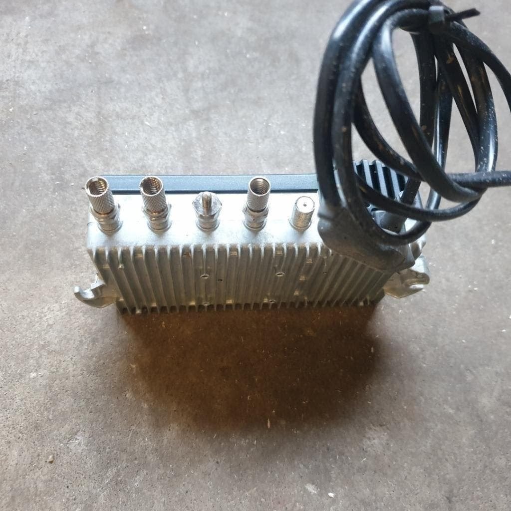 HIRSCHMANN ANTENNE VERSTERKER TYPE GHV 20 M ECO POWER, Ophalen of Verzenden, Refurbished, 120 watt of meer, Overige merken