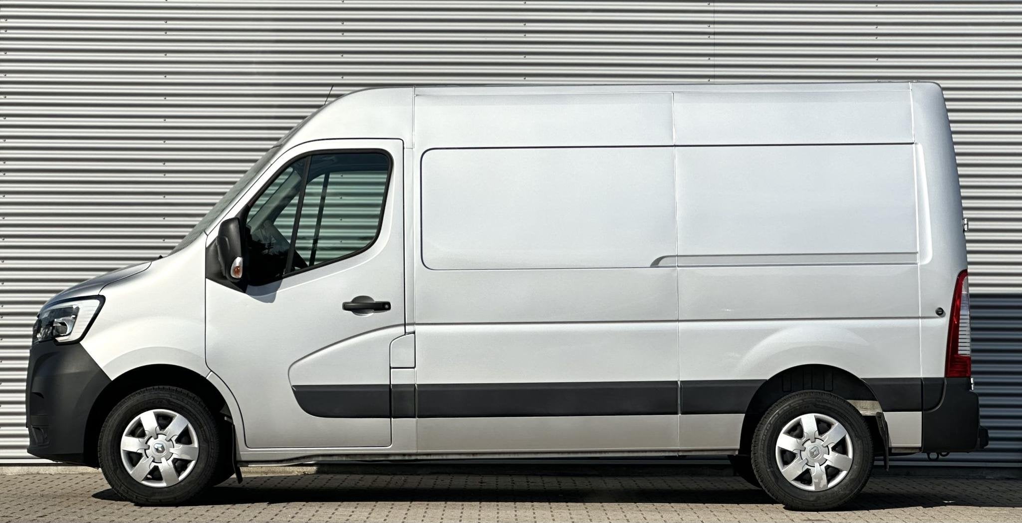 Renault Master T35 2.3 dCi 180pk trekhaak L2H2 MARGE BTW VRI, Voorwielaandrijving, Stof, Euro 6, 4 cilinders