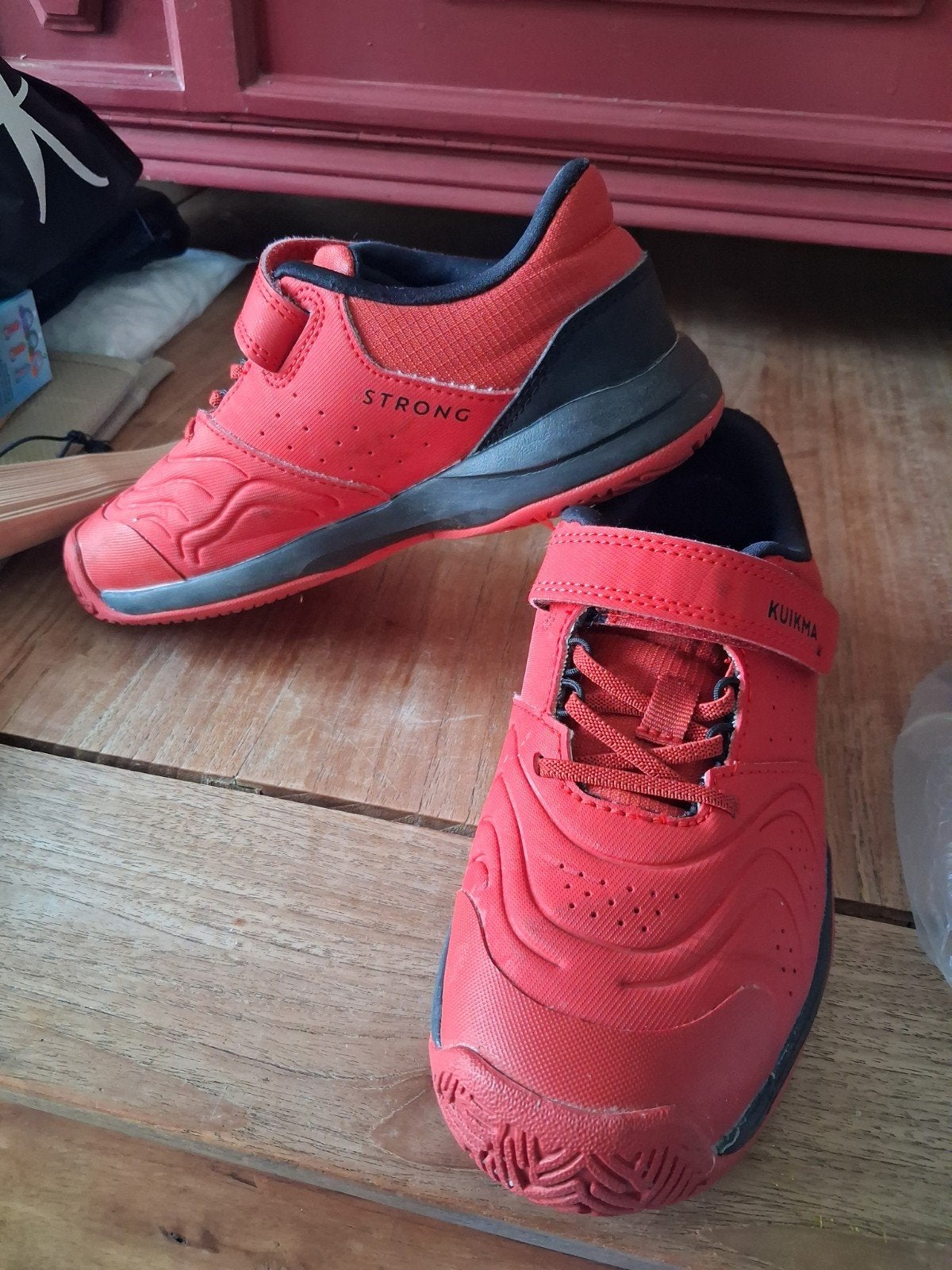 Kuikma tennisschoenen rood - Maat 33, Ophalen of Verzenden, Gebruikt