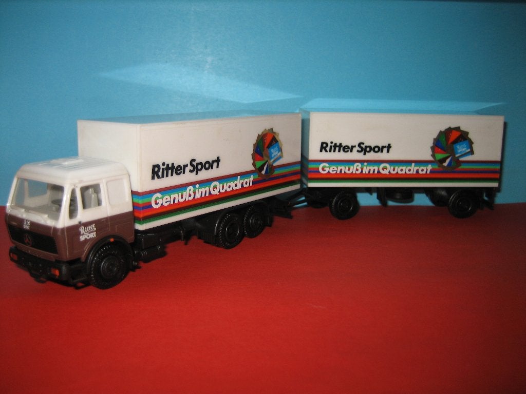 Ritter-Sport  MERCEDES  combi  Herpa, Ophalen of Verzenden, Zo goed als nieuw, Bus of Vrachtwagen, Herpa