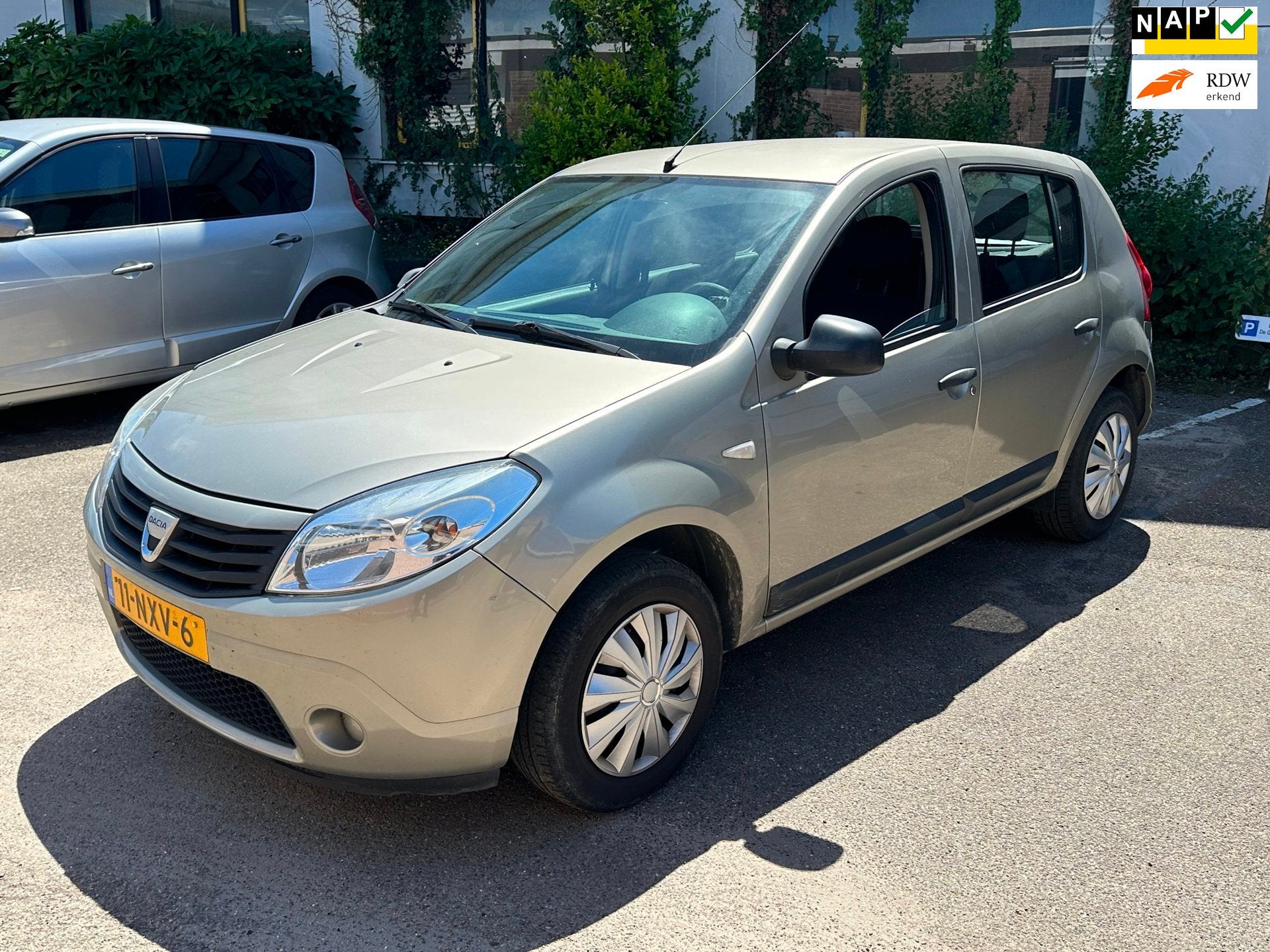 Dacia Sandero 1.2 Ambiance/ Airco/ Trekhaak, Auto's, Voorwielaandrijving, Euro 5, Gebruikt, 31 €/maand
