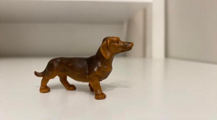 Schleich Teckel Bruin ~ 16308 10b, Ophalen of Verzenden, Zo goed als nieuw, Hond of Kat, Beeldje of Figuurtje