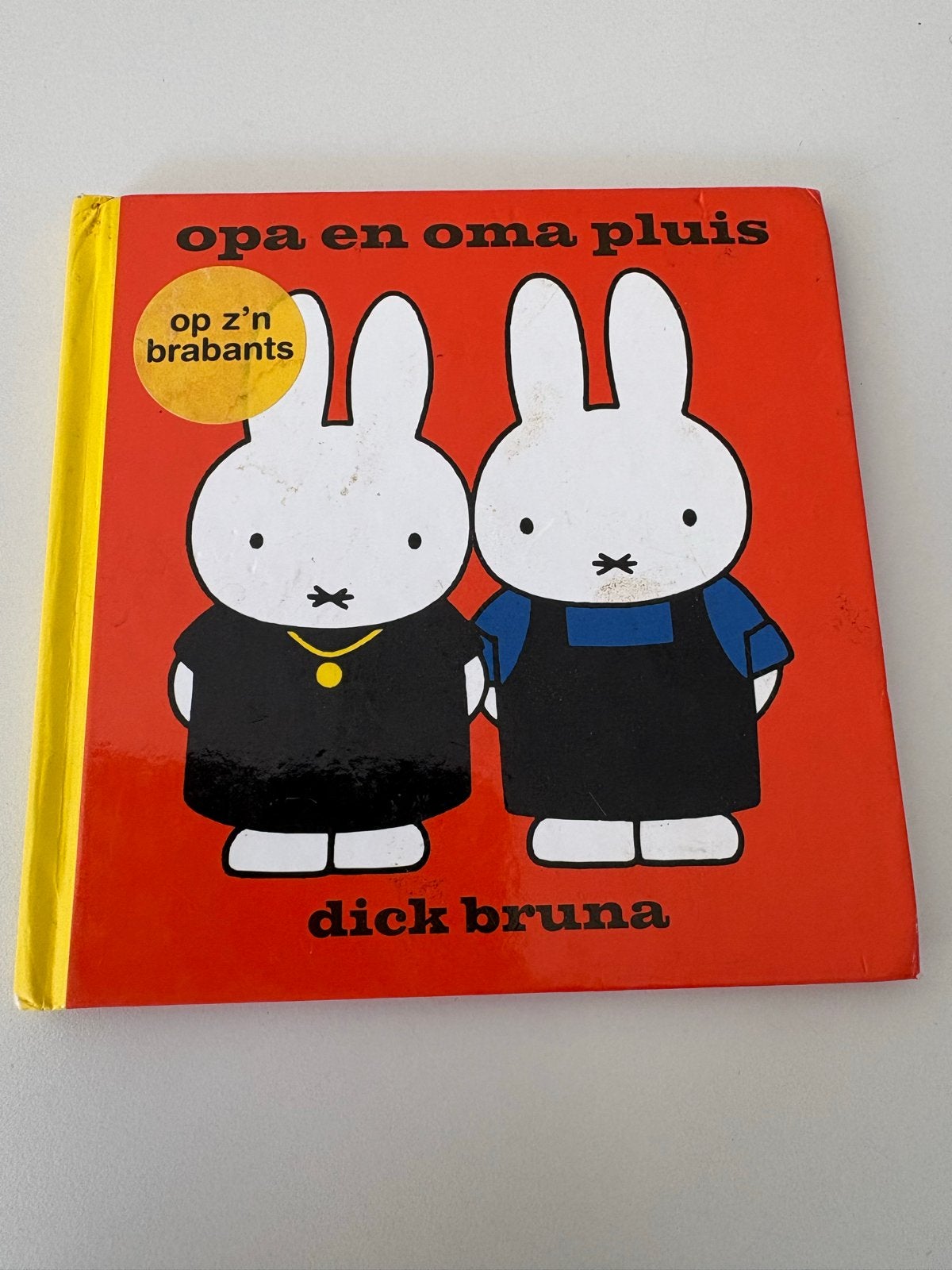 Opa en Oma Pluis op z'n Brabants - Dick Bruna, Ophalen of Verzenden, Gelezen, Sprookjes