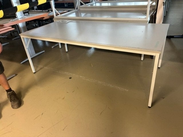 Partij tafels 100/200 totaal 30 stuks, Ophalen, Gebruikt, -, -