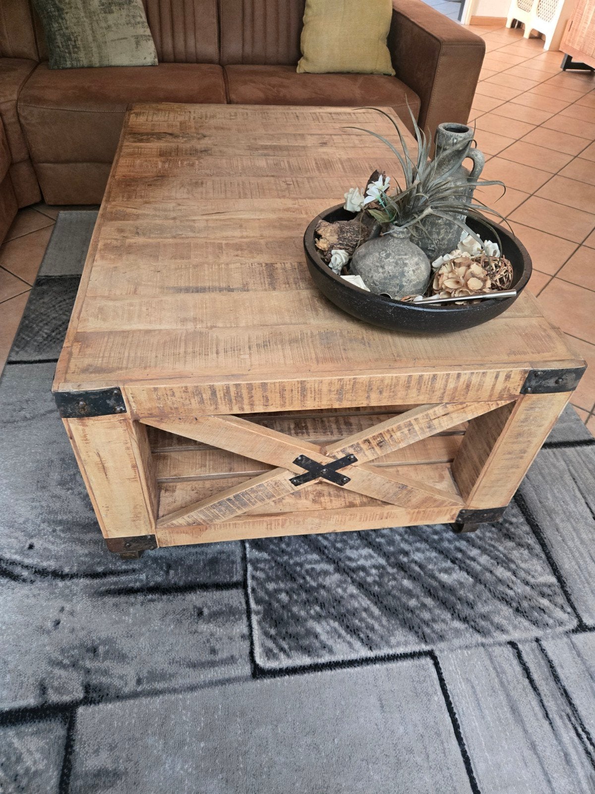 Industriële salontafel van mangohout op wielen, 50 tot 100 cm, Vierkant, 50 tot 100 cm, Zo goed als nieuw