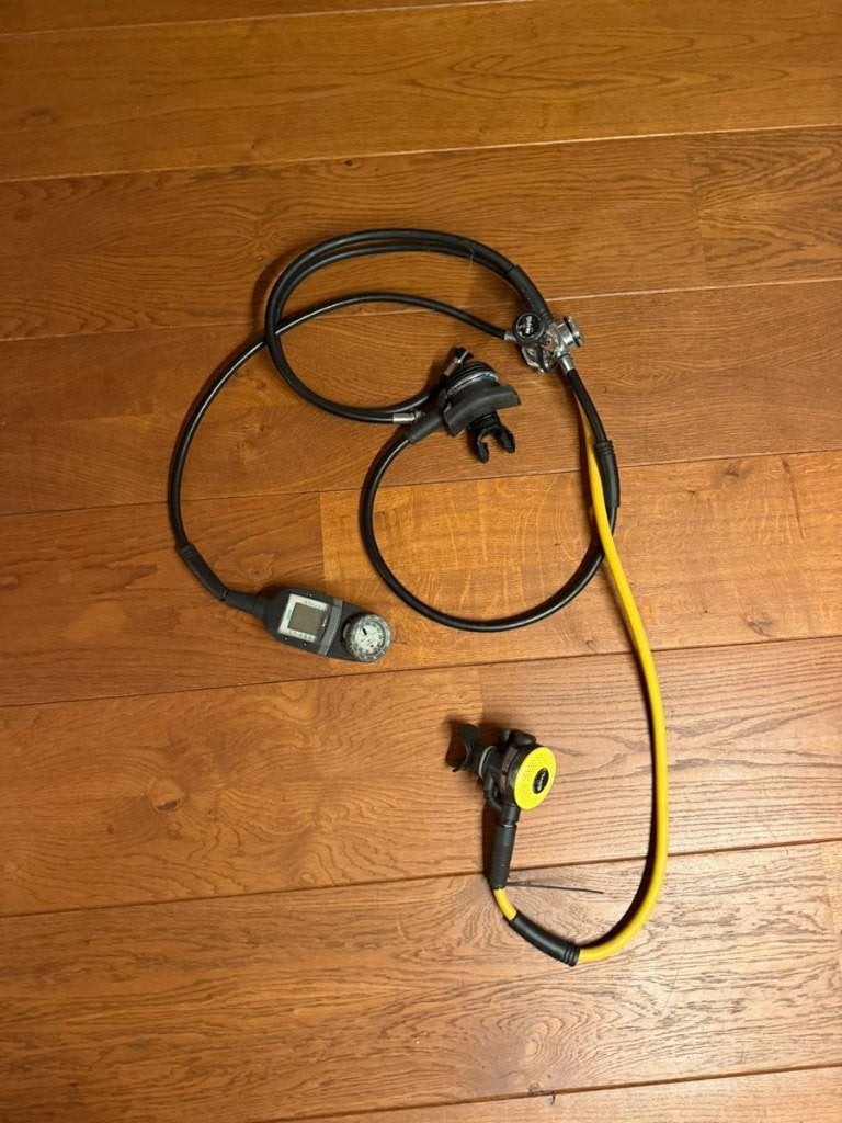 Mares Abyss ademautomaat set met octopus en console, Ophalen of Verzenden, Gebruikt, Overige typen