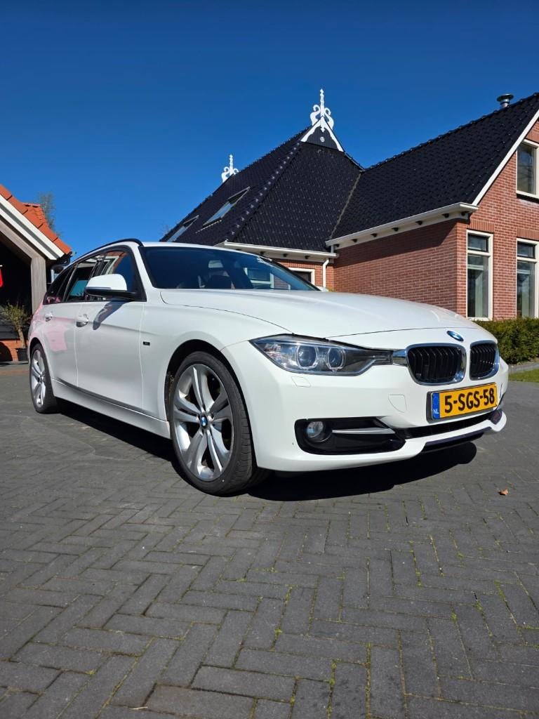BMW 316i Sport Line | 19 Inch | Cr Control | Afn. Trekhaak, Auto's, BMW, Achterwielaandrijving, Wit, Stationwagon, Handgeschakeld