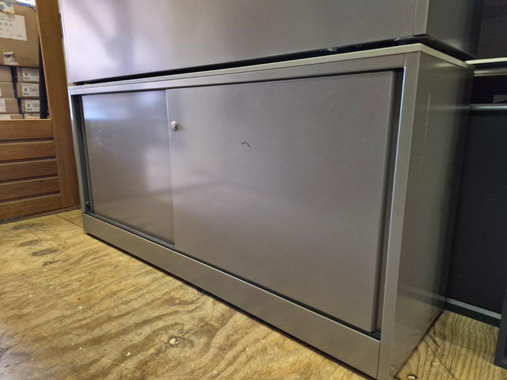 2x Schuifdeurkast 160x45x50cm grijs - Ahrend, Gebruikt, 150 tot 200 cm, Ophalen of Verzenden, Met slot