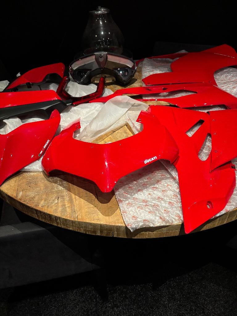 orginele ducati panigale v2 complete kuipset plus koplamp, Ophalen, Gebruikt
