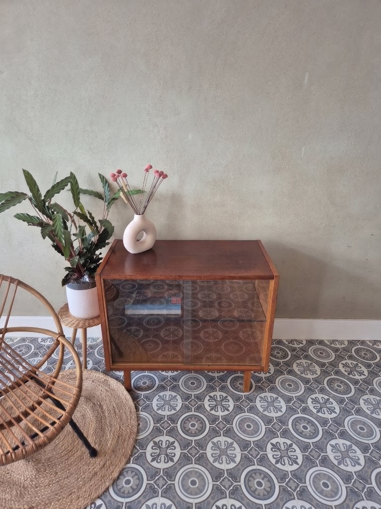 Vintage vitrinekastje, Huis en Inrichting, Ophalen, Gebruikt, 50 tot 100 cm, Minder dan 100 cm