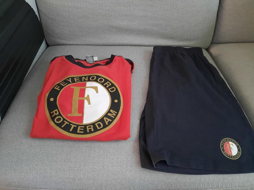 Feyenoord jongensshortama maat 170/176, Ophalen of Verzenden, Jongen
