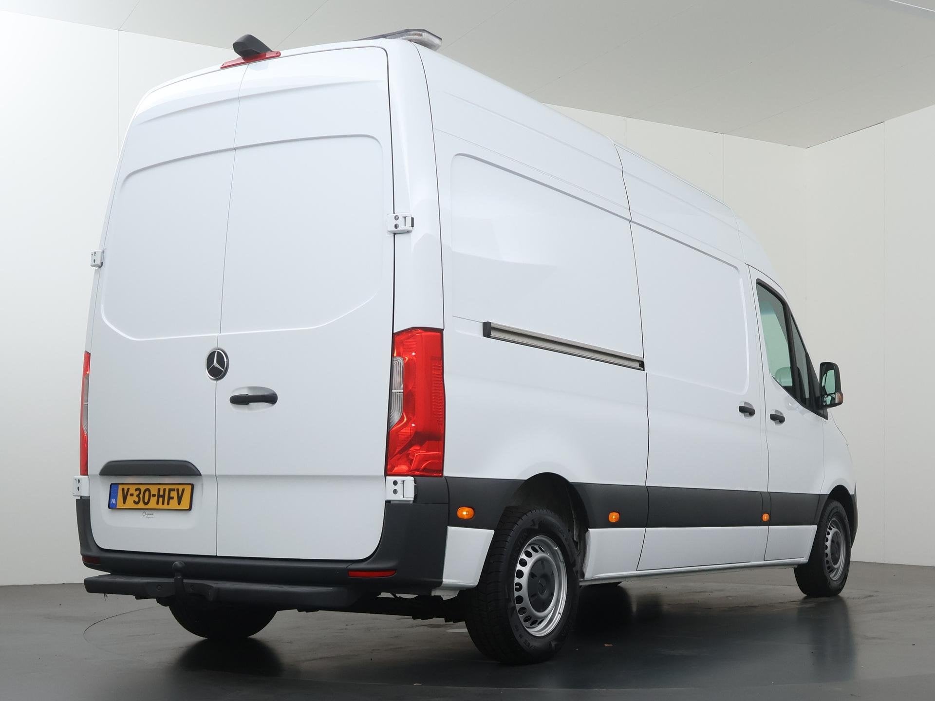 Mercedes-Benz Sprinter 315 CDI | AUT. | L2 H1 | FWD | TREKHA, Auto's, Bestelauto's, Stof, Gebruikt, Euro 6, 4 cilinders