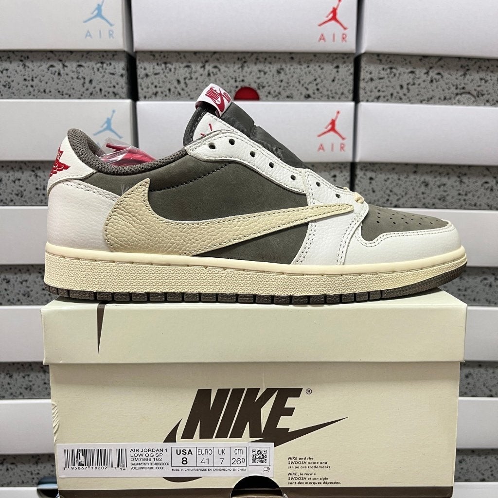 Nike Travis Scott Jordan 1 Wit | 1-2 Werkdagen | Maat 42, Wit, Nieuw, Ophalen of Verzenden, Sneakers of Gympen
