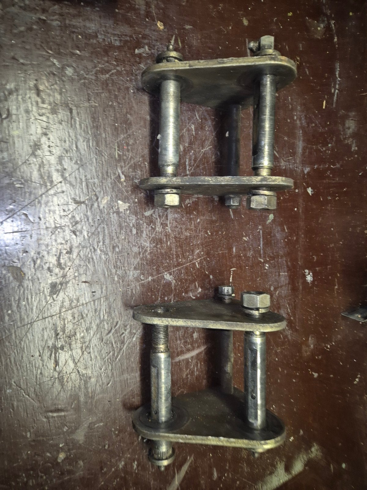Set van 2 bladveerbeugels toyota landcruiser hj60, Auto-onderdelen, Ophalen of Verzenden, Gebruikt, Universele onderdelen