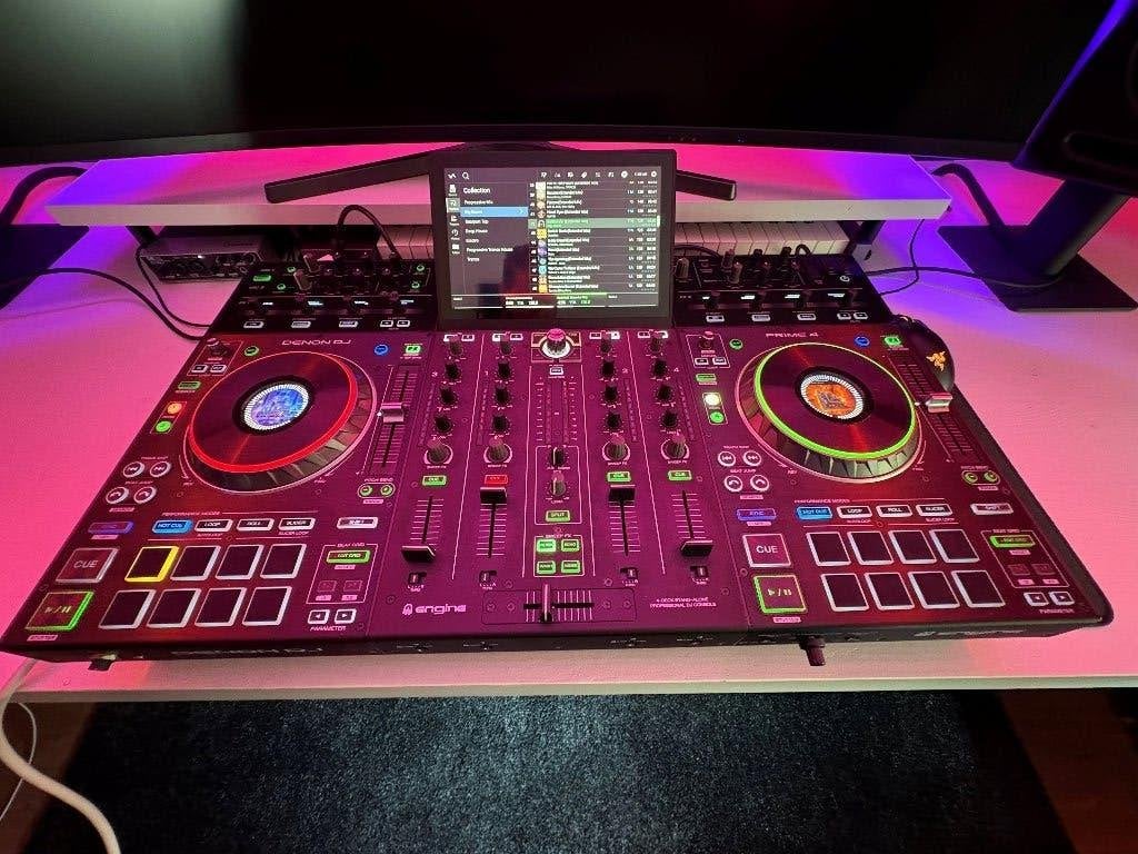 Denon DJ Prime 4 – Incl. Stofkap, 500gb SSD & XLR-kabels, Muziek en Instrumenten, Dj-sets en Draaitafels, Ophalen, Zo goed als nieuw