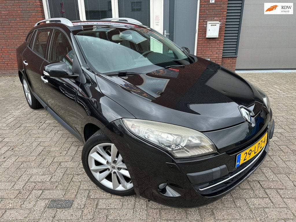 Renault Mégane Estate 1.4 TCe Privilége / Navi / Leder / P, Auto's, Renault, Voorwielaandrijving, Euro 5, 15 km/l, Gebruikt