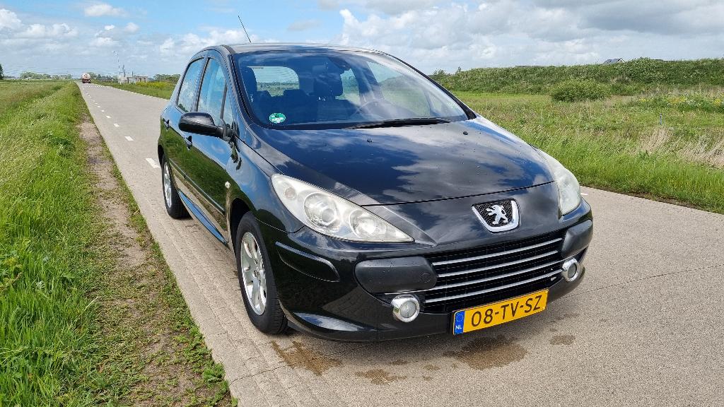 Peugeot 307 1.6 16V 5DR | Climate Control | Trekhaak, Voorwielaandrijving, Stof, Zwart, 4 cilinders