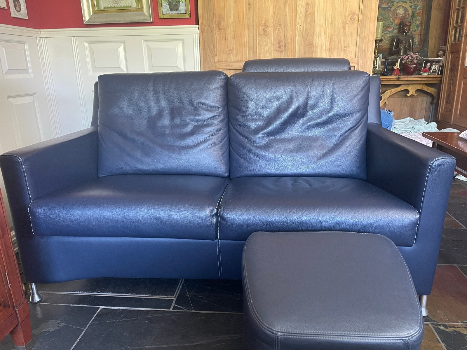 Donkerblauw LEOLUX Bankstel van echt leer met voetenbankje, Huis en Inrichting, Ophalen, 150 tot 200 cm, Tweepersoons, Zo goed als nieuw