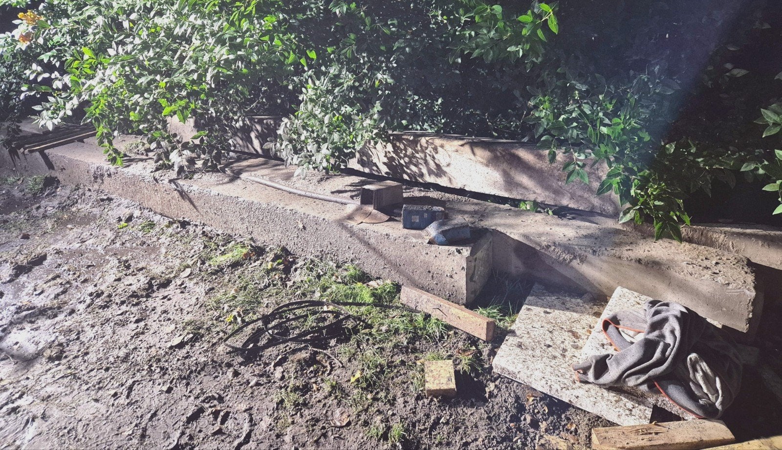 Betonnen heipalen diverse lengtes 25x25, Ophalen, Gebruikt