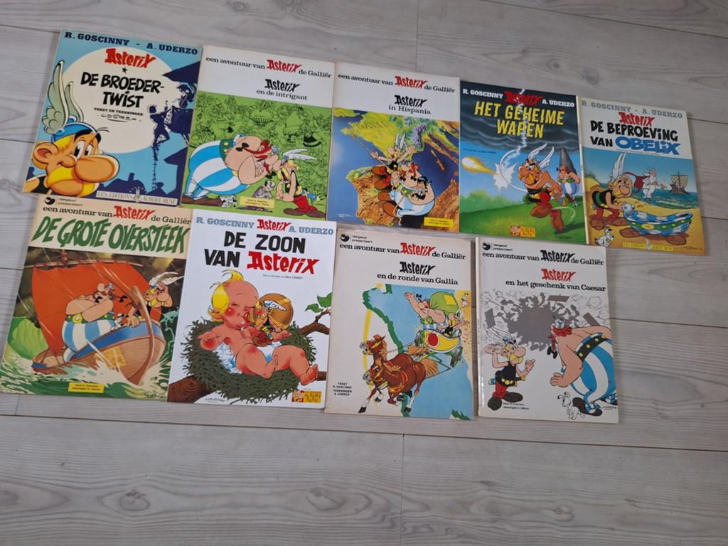 9 verschillende Asterix en Obelix Stripboeken, Meerdere comics, Ophalen of Verzenden, Gelezen, Europa