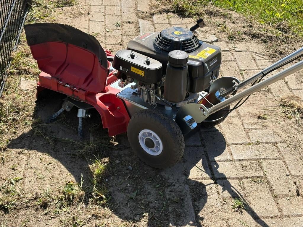 onkruid tot aan de knieën? Rixax verhuur heeft de machine!, Tuin en Terras, Hand-tuingereedschap, Ophalen, Zo goed als nieuw, Onkruidsteker