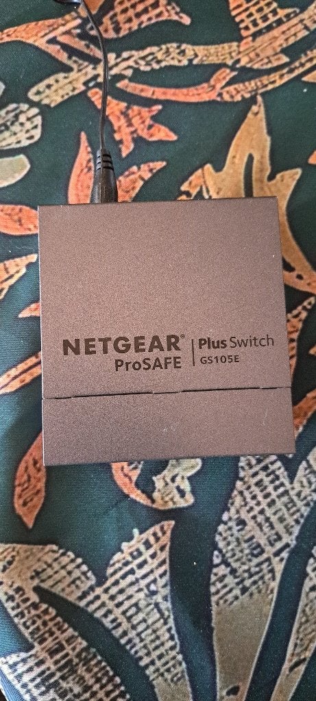 Netgear prosafe gs105e plus, Computers en Software, Netwerk switches, Ophalen of Verzenden, Nieuw
