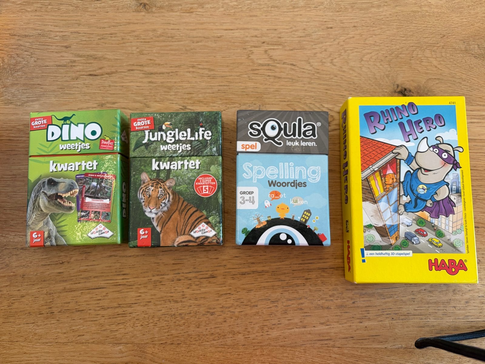 4 complete kinderkaartspellen: Kwartet, Spelling, Rhino Hero, Hobby en Vrije tijd, Een of twee spelers, Ophalen, Gebruikt