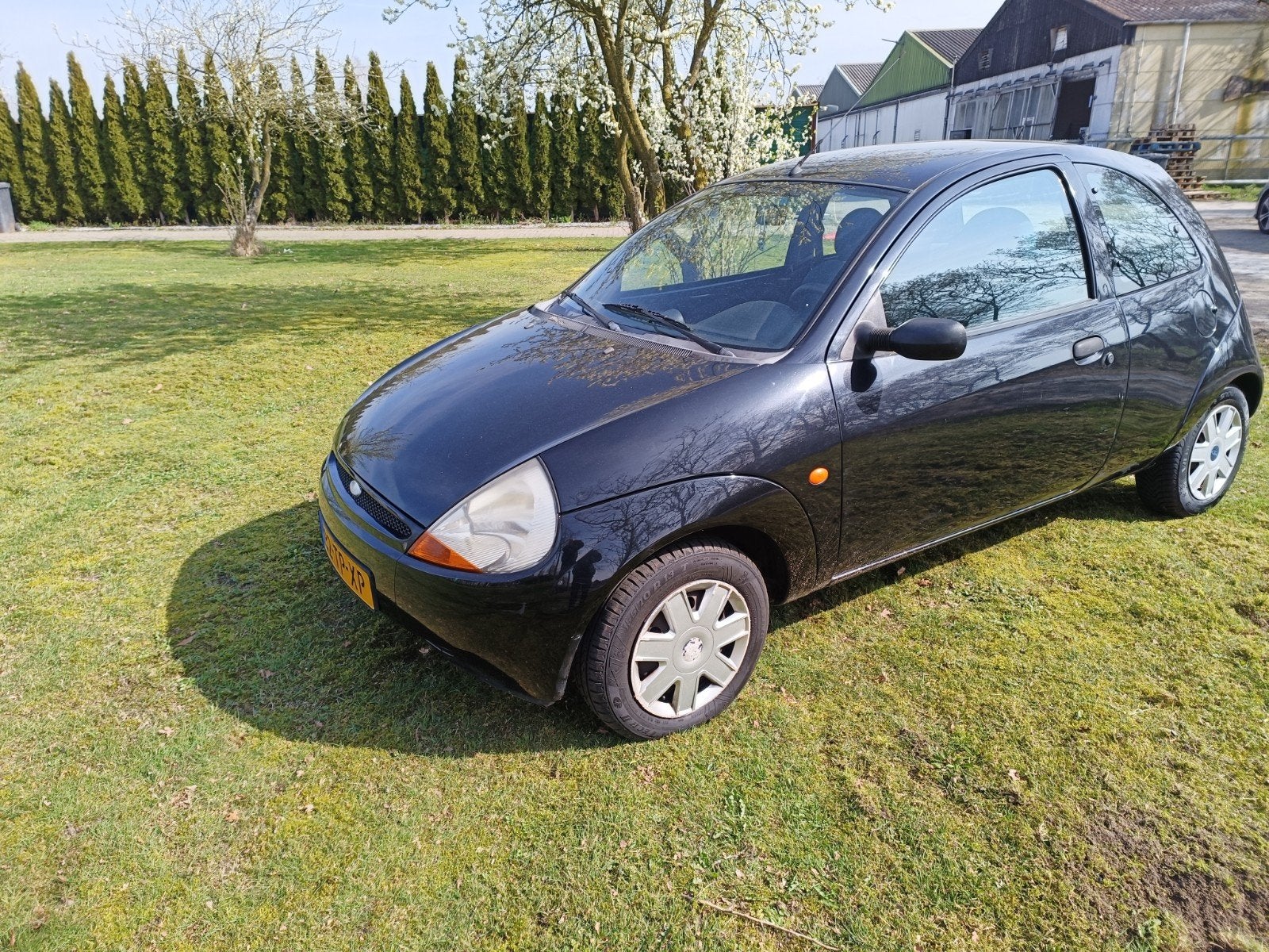 Ford Ka 1.3 I 44KW 2006 Zwart airco, Auto's, Voorwielaandrijving, 1299 cc, 31 €/maand, 4 cilinders