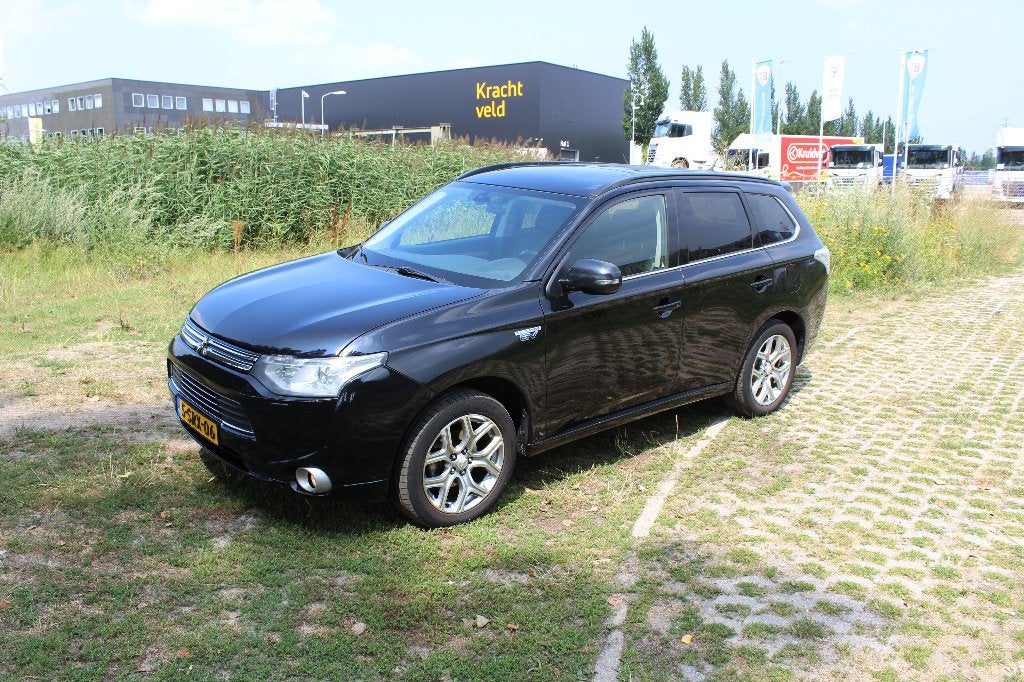 Mitsubishi Outlander 2.0 Dohc Mivec Phev 4WD CVT 5P, Auto's, Mitsubishi, Outlander, Zwart, 4 cilinders, Zwart