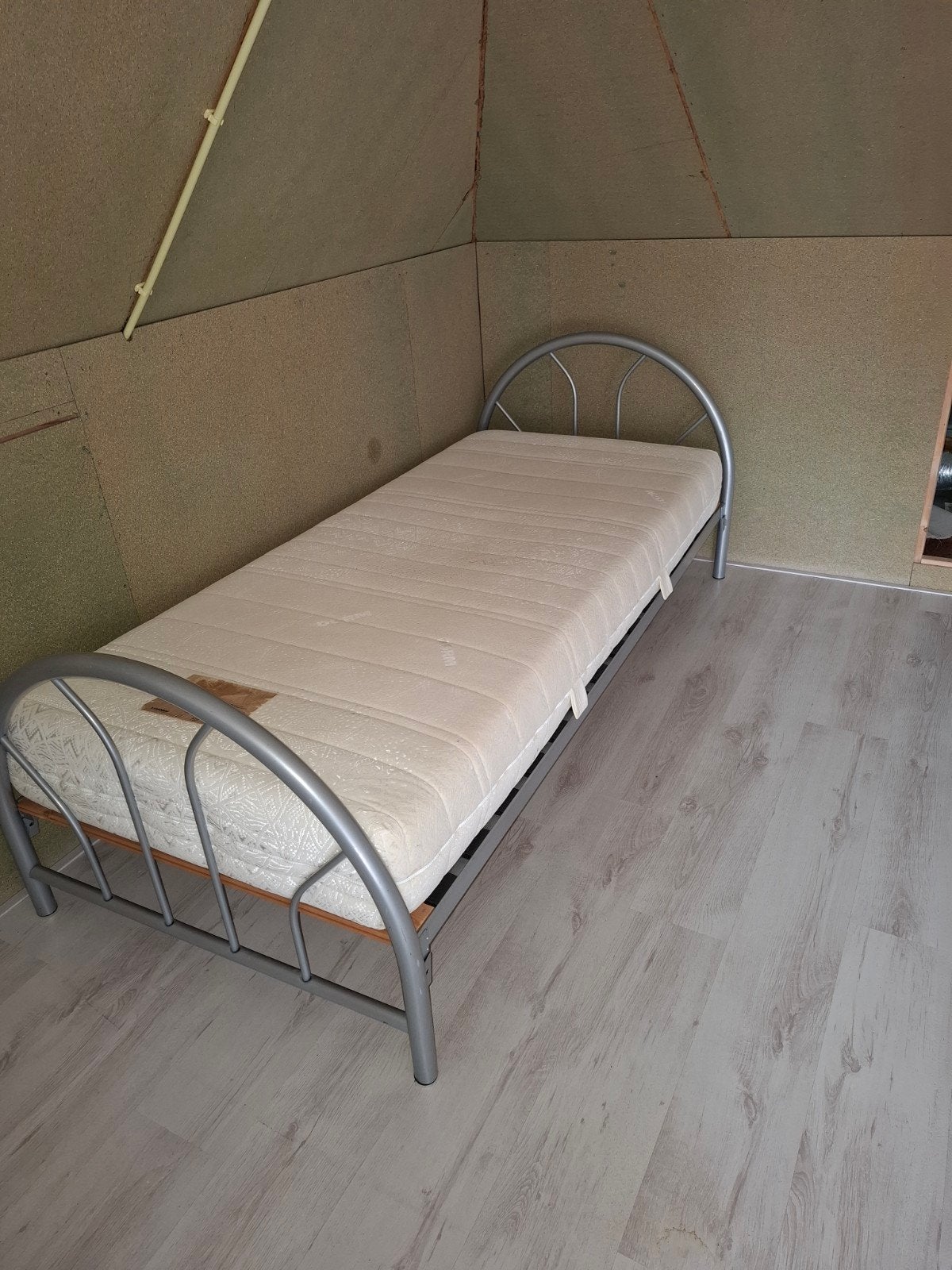 eenpersoons bed (ophalen in Steenwijk), Huis en Inrichting, Ophalen, Gebruikt, Eenpersoons, 80 cm