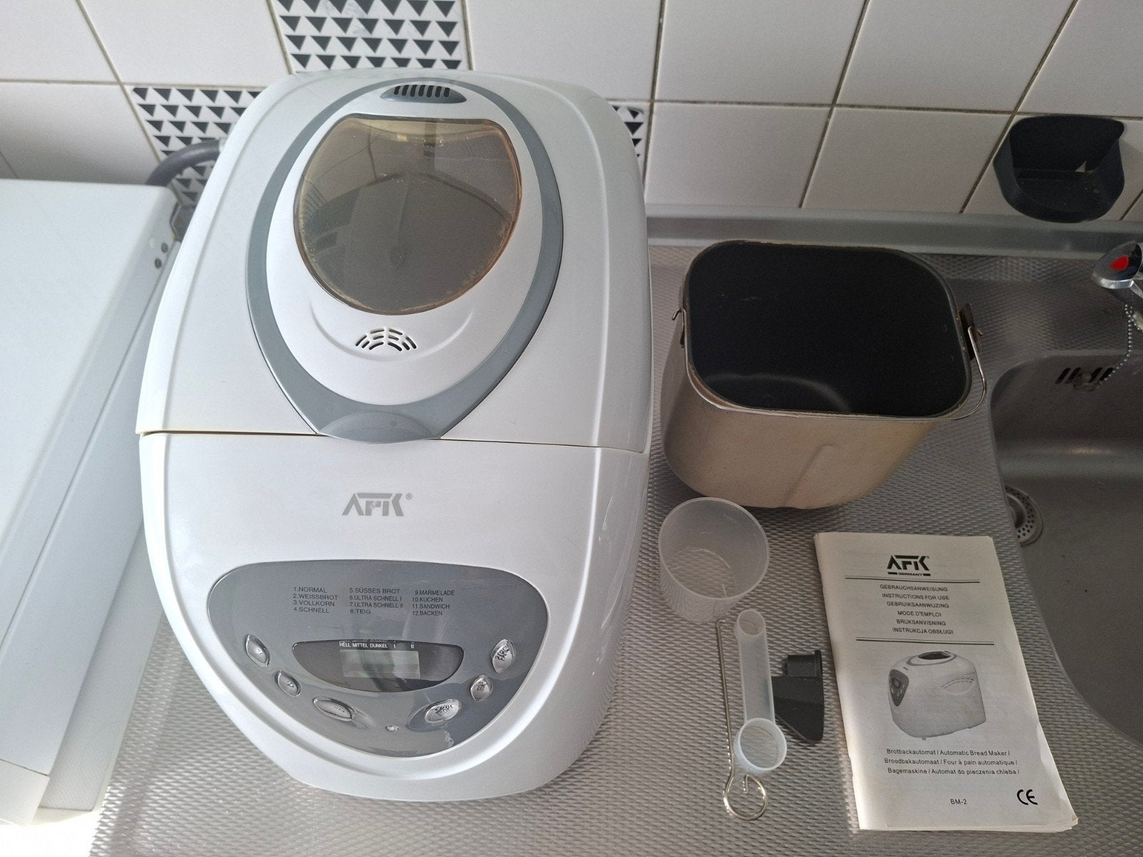 AFK Broodbakmachine BM-2 met 12 programma's en timer, Gebruikt, Kijkvenster, 800 tot 1200 gram deeg, Ophalen