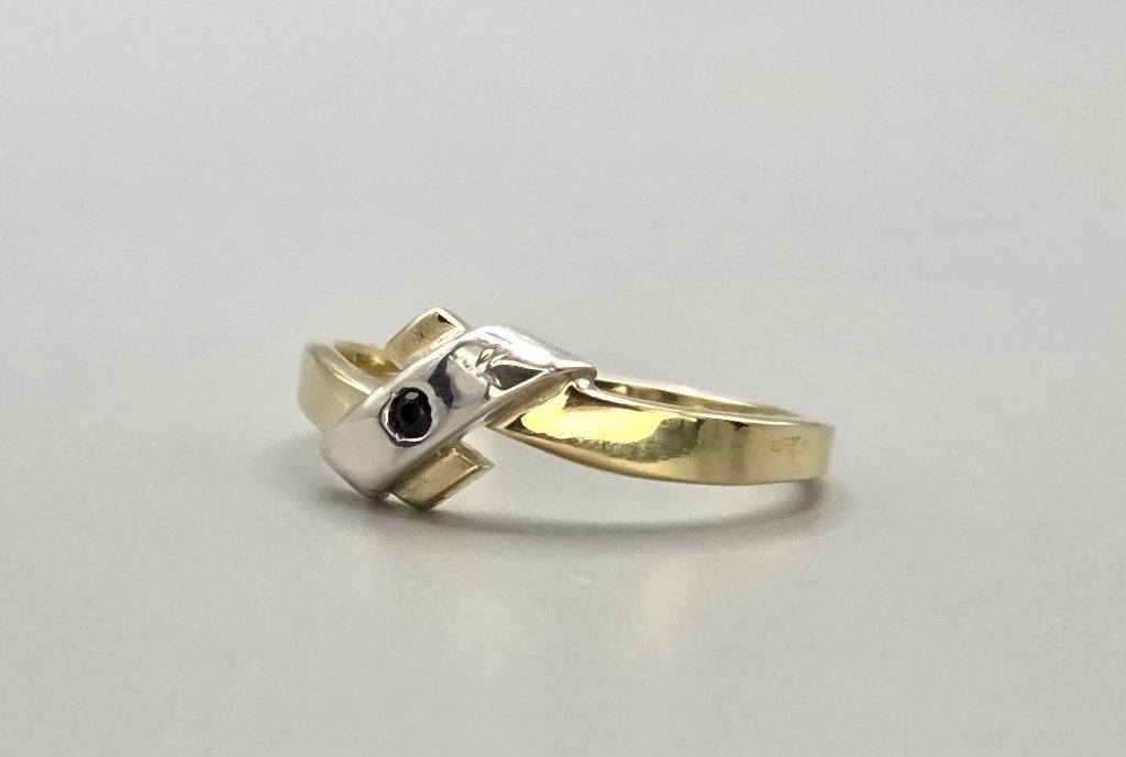 Gouden Vintage design bi-color ring met saffier. 2026/673, Blauw, ., Ophalen of Verzenden, Zo goed als nieuw
