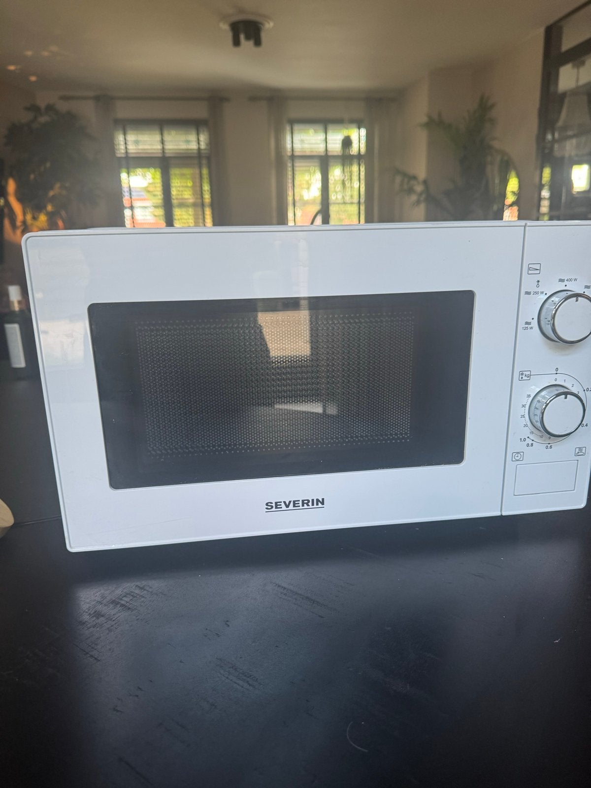 Zo goed als nieuwe Severin magnetron - Slechts 2x gebruikt!, Ophalen, Minder dan 45 cm, Draaiplateau, Vrijstaand