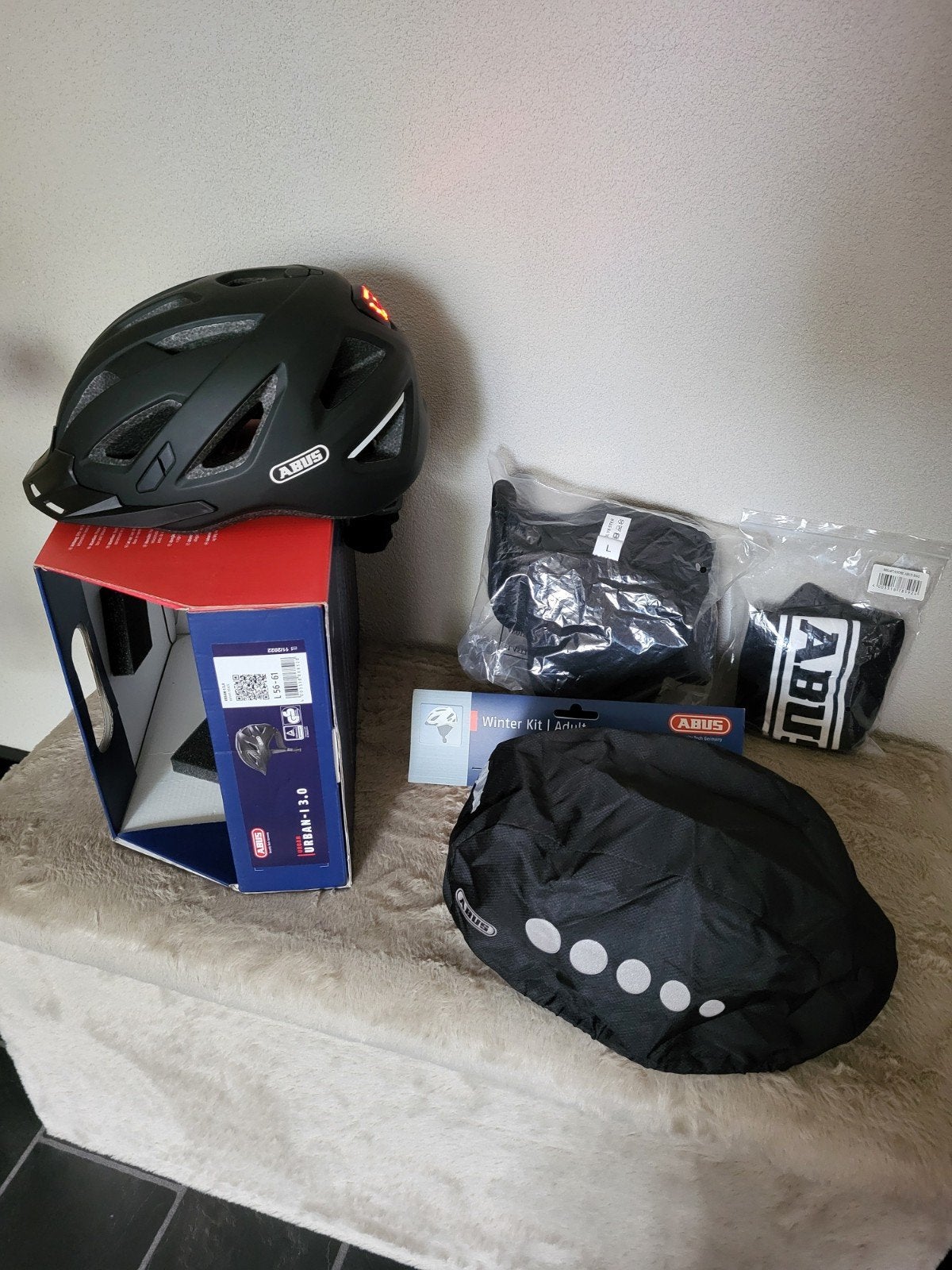 ABUS Urban 3.0 Fietshelm & Winterkit, Regenhoes & Opbergtas, Ophalen of Verzenden, Zo goed als nieuw, Abus, L