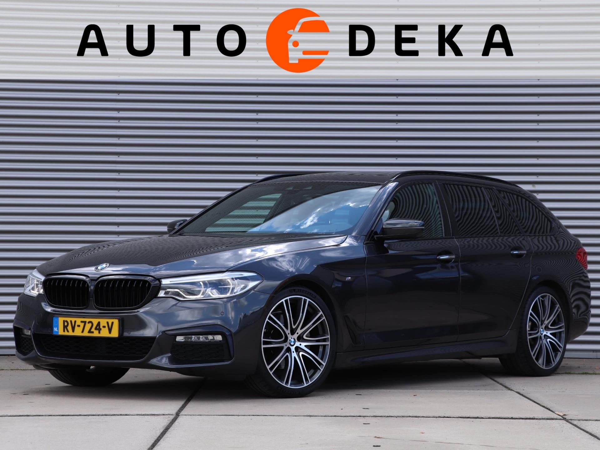BMW 5-serie Touring 520i M-Sport High Executive *Panodak*Nap, Auto's, Automaat, 1998 cc, Achterwielaandrijving, Gebruikt