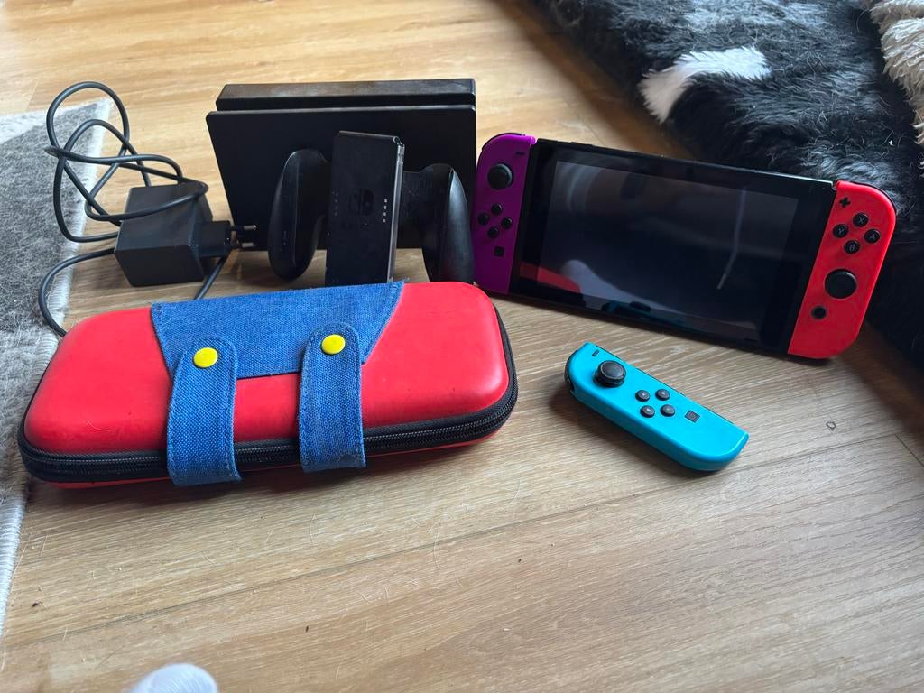 Nintendo Switch 2019 Upgrade met accessoires, Zo goed als nieuw, Met 3 controllers of meer, Ophalen, Switch 2019 Upgrade